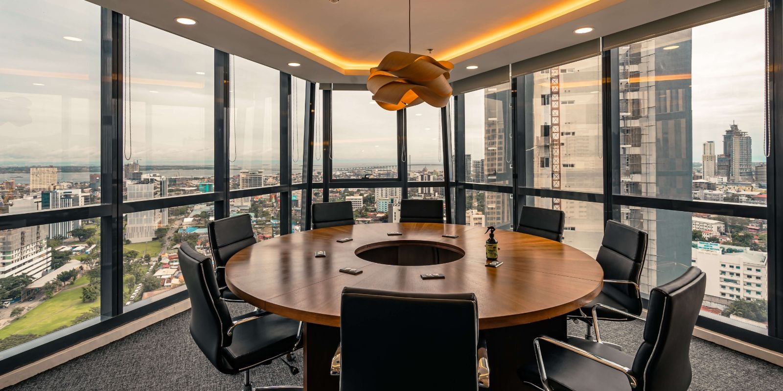 JEG Tower @ One Acacia