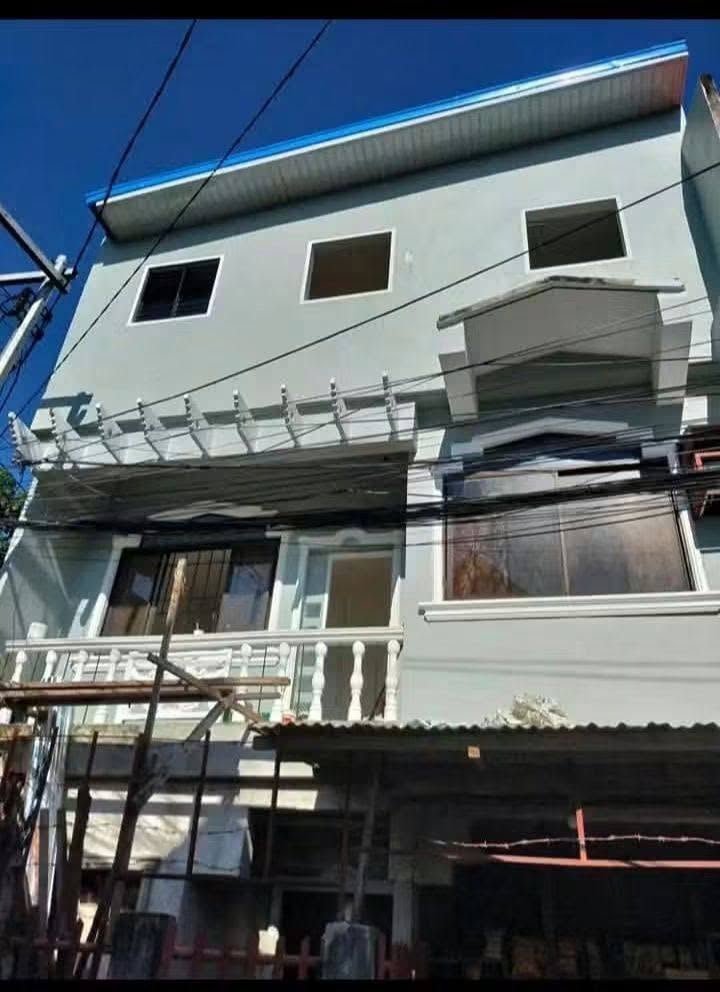 Kinasang-an Pardo 7-Bedroom House