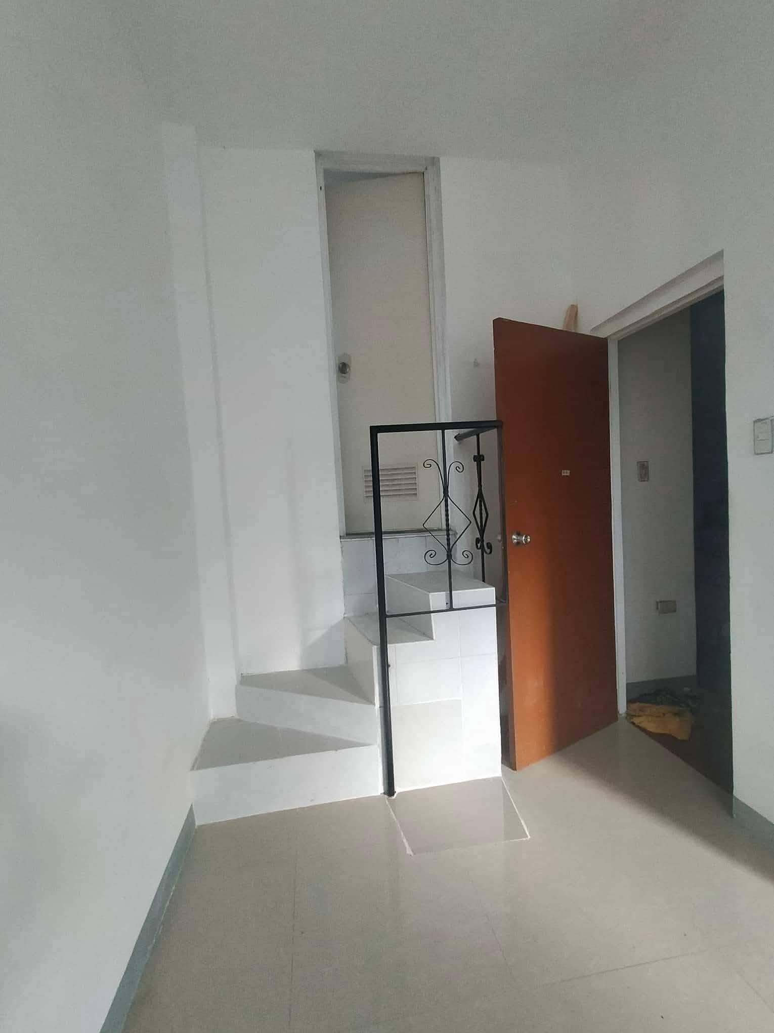 Kinasang-an Pardo 7-Bedroom House